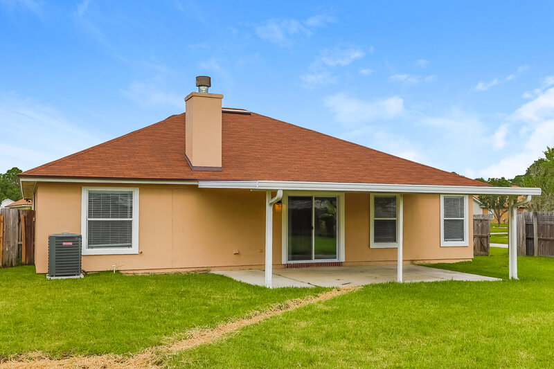 1,890/Mo, 2061 Frogmore Dr Middleburg, FL 32068 Rear View