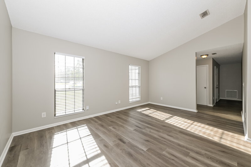 2,125/Mo, 2493 Bluffton Dr Jacksonville, FL 32224 Living Room View