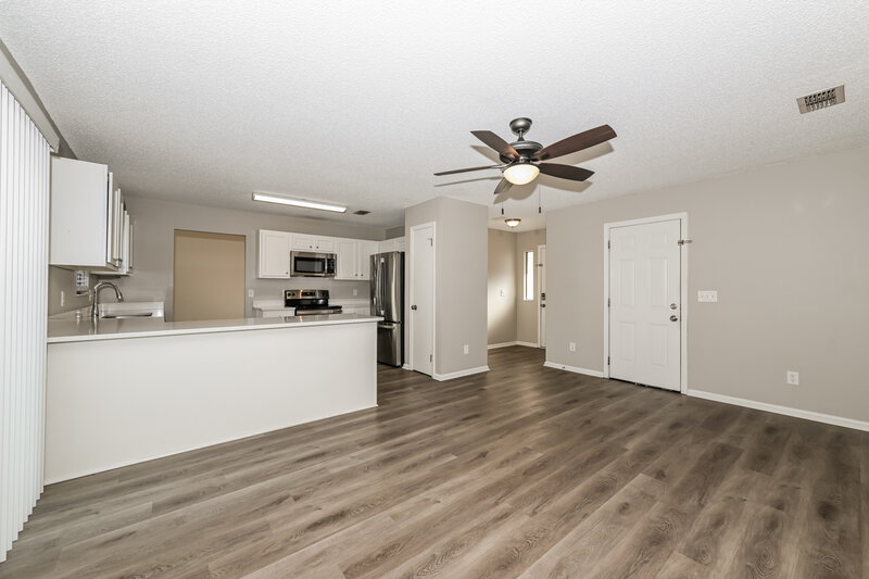 2,125/Mo, 2493 Bluffton Dr Jacksonville, FL 32224 Family Room View 2