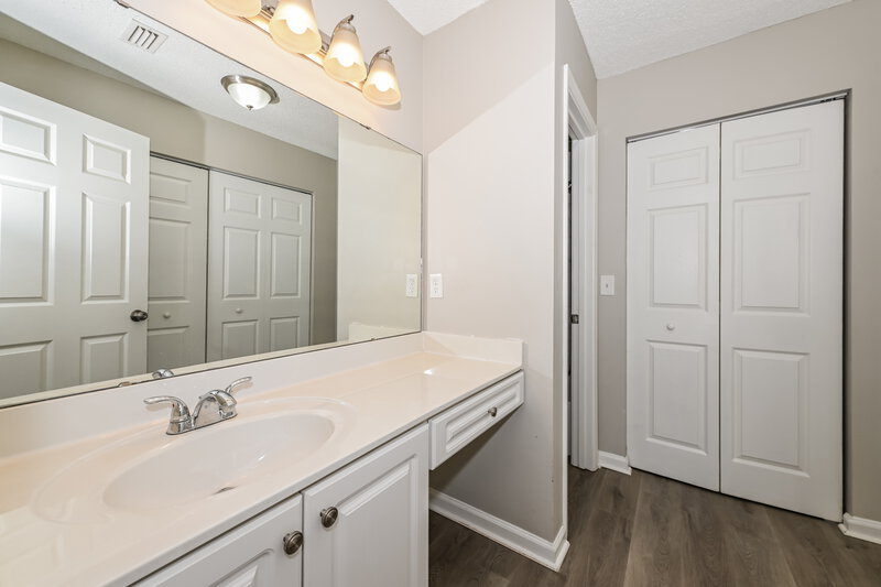 2,125/Mo, 2493 Bluffton Dr Jacksonville, FL 32224 Main Bathroom View