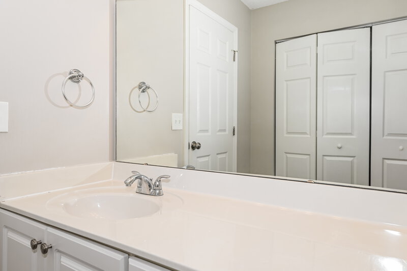 2,125/Mo, 2493 Bluffton Dr Jacksonville, FL 32224 Main Bathroom View 2