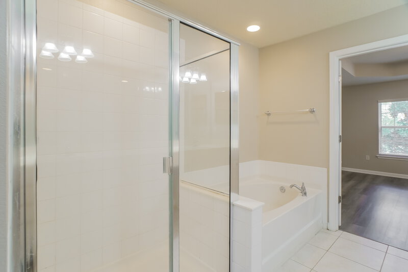2,040/Mo, 6499 White Flower Ct Jacksonville, FL 32258 Bathroom View