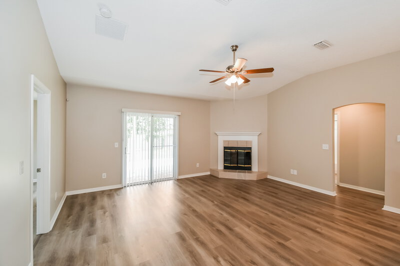 2,140/Mo, 3100 Havengate Dr Green Cove Springs, FL 32043 Living Room View