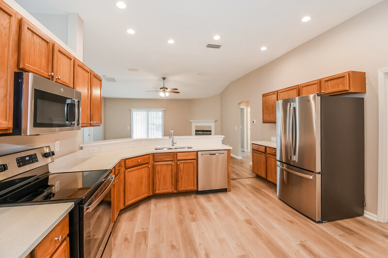 2,140/Mo, 3100 Havengate Dr Green Cove Springs, FL 32043 Kitchen View 2