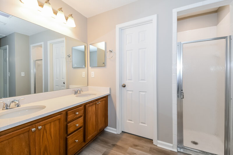 2,140/Mo, 3100 Havengate Dr Green Cove Springs, FL 32043 Main Bathroom View 2