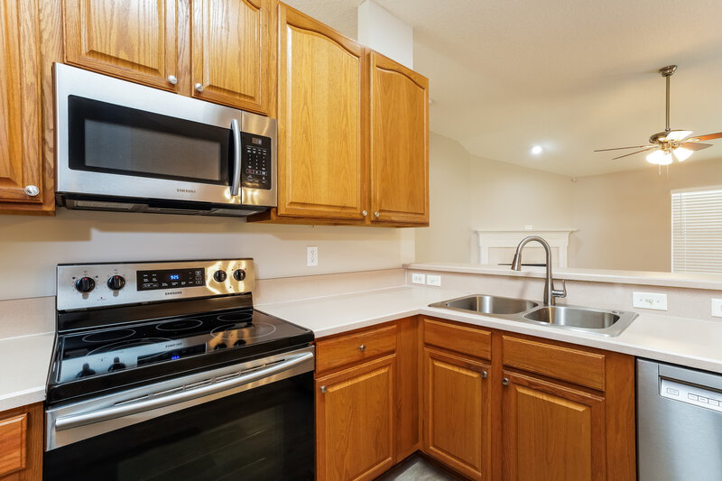 2,125/Mo, 1738 Loch Leven Ct Orange Park, FL 32065 Kitchen View 2