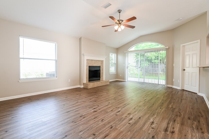 2,065/Mo, 1271 Brookwood Bluff Rd E Jacksonville, FL 32225 Living Room View