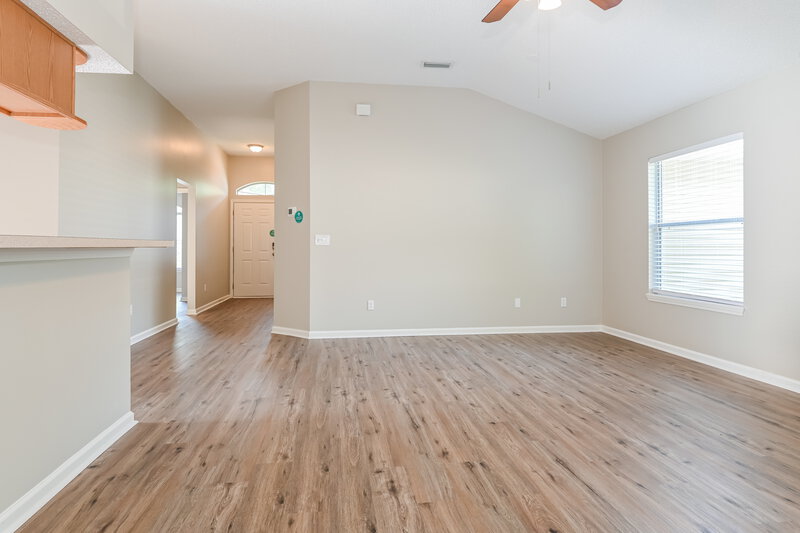 2,065/Mo, 1271 Brookwood Bluff Rd E Jacksonville, FL 32225 Living Room View 4