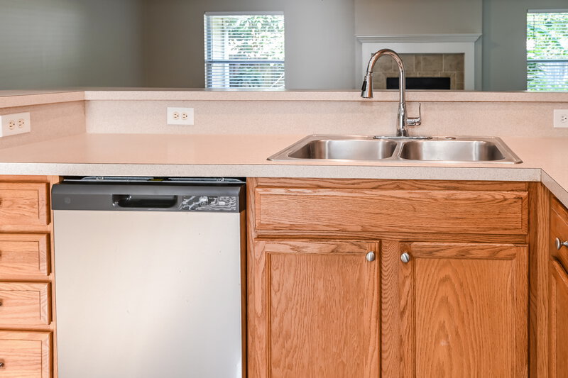 2,065/Mo, 1271 Brookwood Bluff Rd E Jacksonville, FL 32225 Kitchen View
