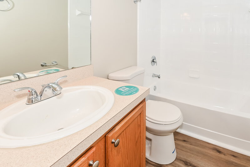 2,065/Mo, 1271 Brookwood Bluff Rd E Jacksonville, FL 32225 Bathroom View