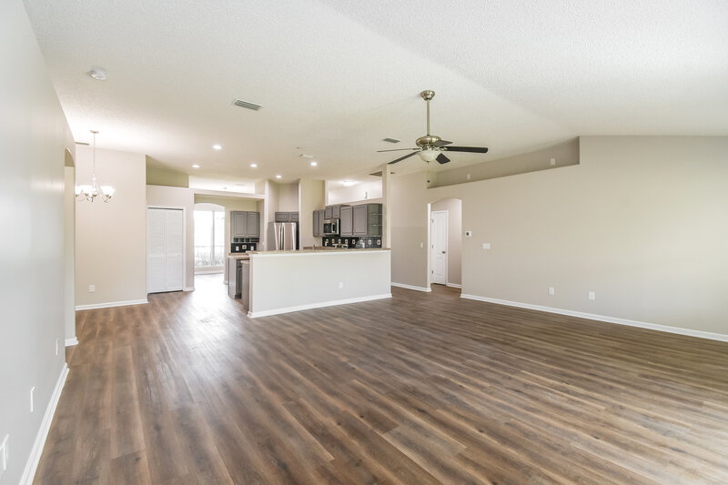 2,190/Mo, 6888 Kettle Creek Dr Jacksonville, FL 32222 Living Room View 3