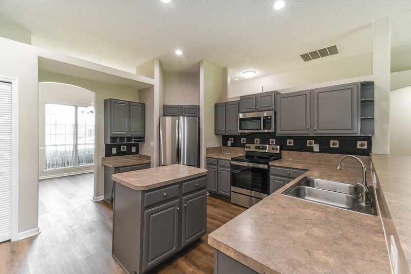 2,190/Mo, 6888 Kettle Creek Dr Jacksonville, FL 32222 Kitchen View