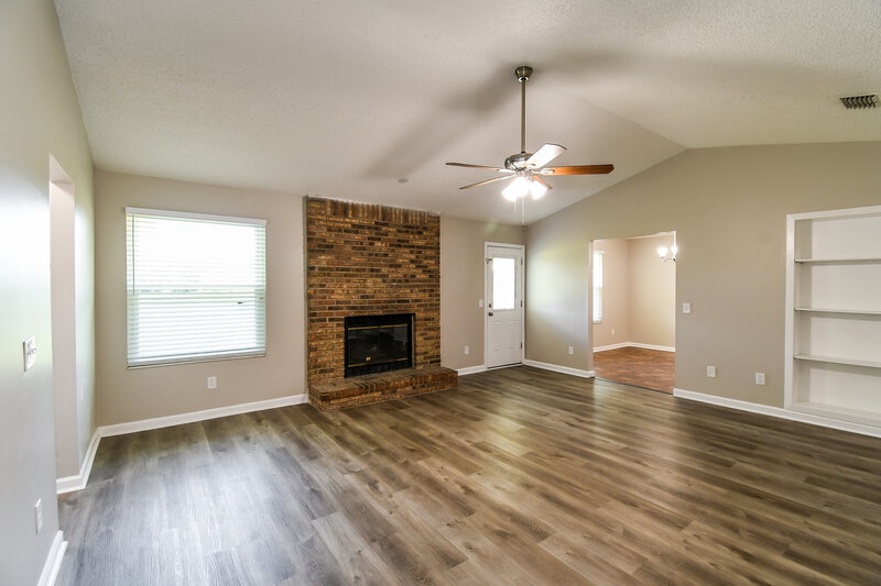 1,755/Mo, 5449 Corky Ct Jacksonville, FL 32244 Living Room View 3