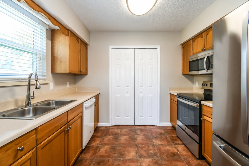 1,755/Mo, 5449 Corky Ct Jacksonville, FL 32244 Kitchen View