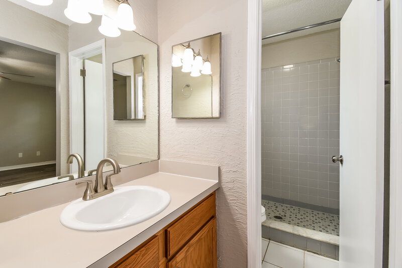 1,755/Mo, 5449 Corky Ct Jacksonville, FL 32244 Main Bathroom View
