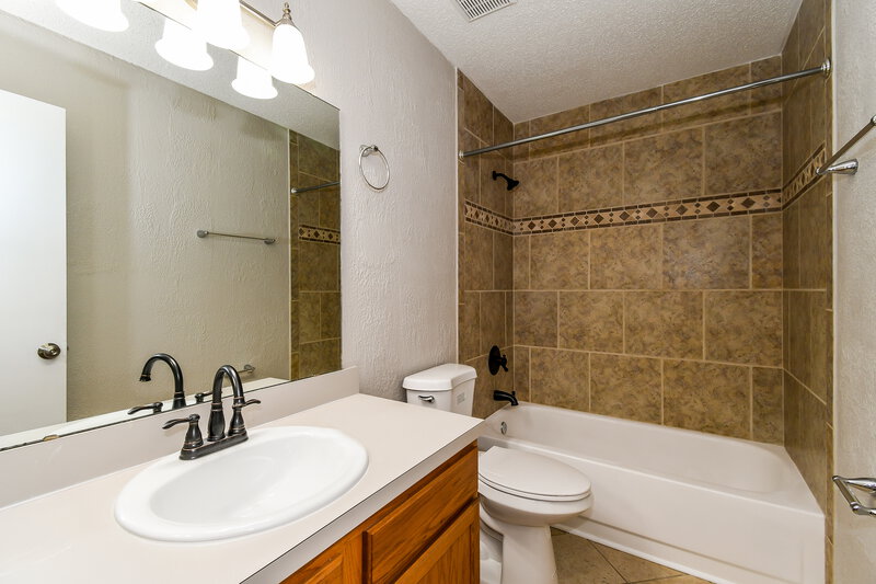 1,755/Mo, 5449 Corky Ct Jacksonville, FL 32244 Bathroom View