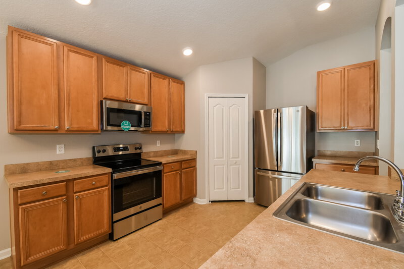 2,135/Mo, 10843 Birchard Ln Jacksonville, FL 32257 Kitchen View