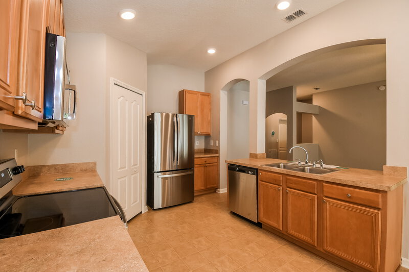 2,135/Mo, 10843 Birchard Ln Jacksonville, FL 32257 Kitchen View 2