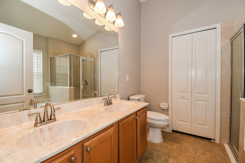 2,135/Mo, 10843 Birchard Ln Jacksonville, FL 32257 Main Bathroom View