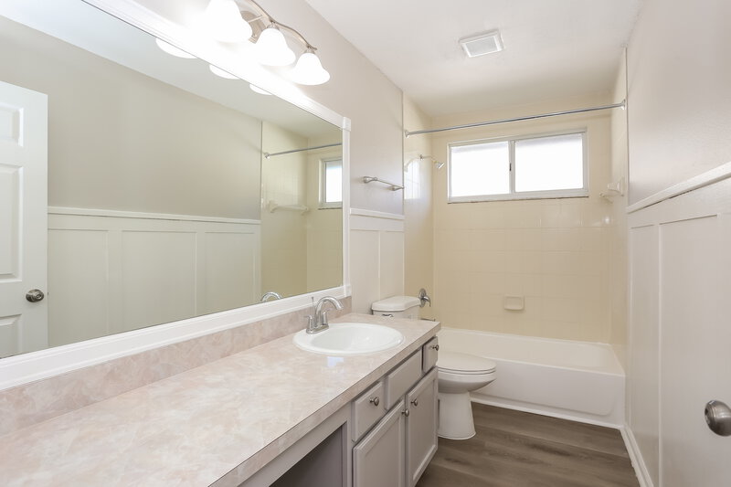 3,060/Mo, 3481 Natalie Mel Ln Jacksonville, FL 32218 Bathroom View