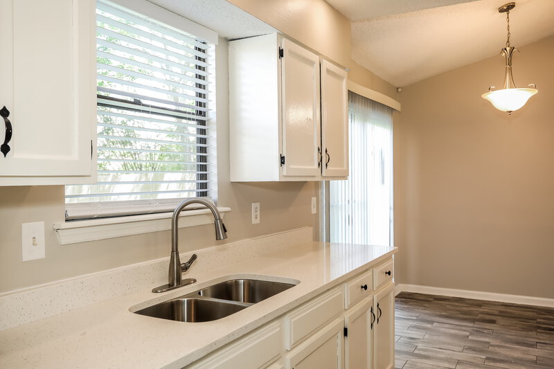 1,755/Mo, 2212 Albury Ct Middleburg, FL 32068 Kitchen View 2