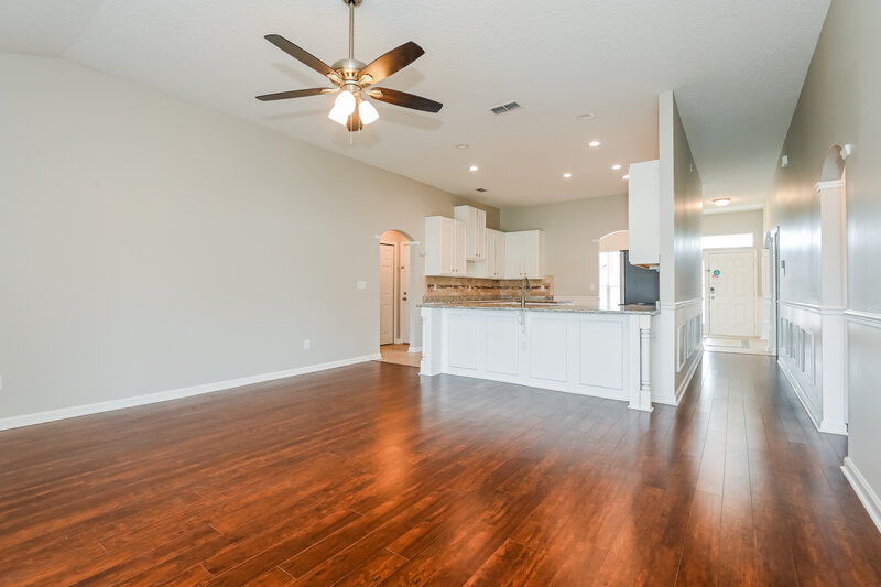 2,045/Mo, 9117 Prosperity Lake Dr Jacksonville, FL 32244 Living Room View 2