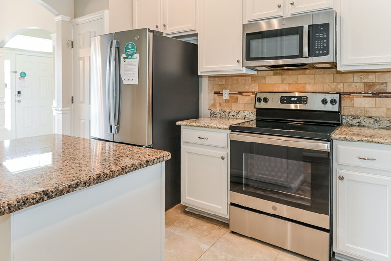 2,045/Mo, 9117 Prosperity Lake Dr Jacksonville, FL 32244 Kitchen View