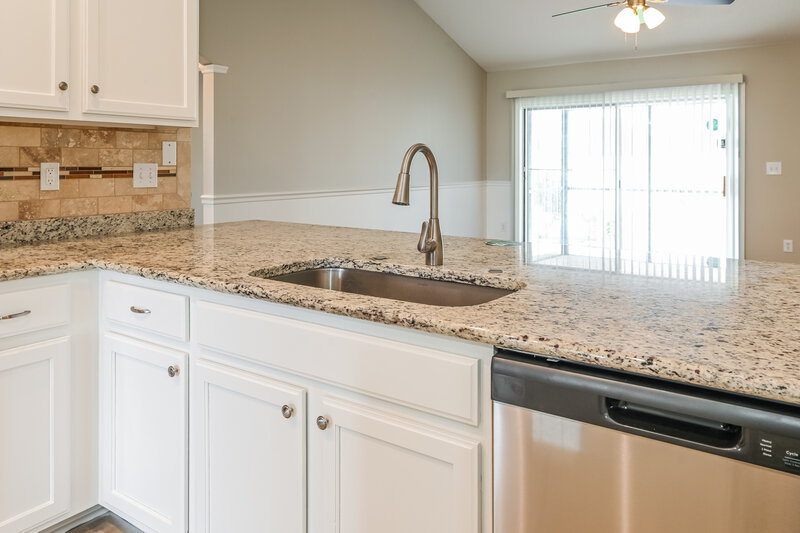 2,045/Mo, 9117 Prosperity Lake Dr Jacksonville, FL 32244 Kitchen View 2