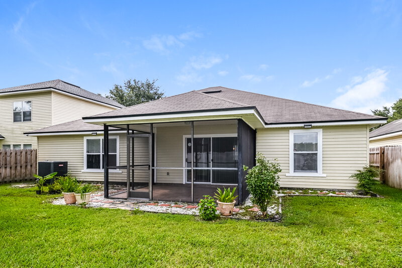2,045/Mo, 9117 Prosperity Lake Dr Jacksonville, FL 32244 Rear View