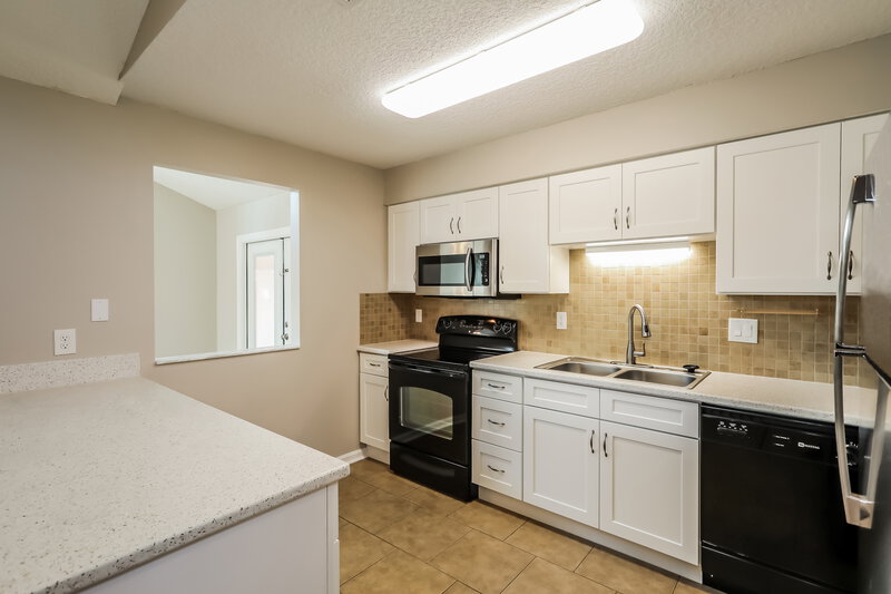 2,560/Mo, 1967 Bluebird Run W Orange Park, FL 32073 Kitchen View 2