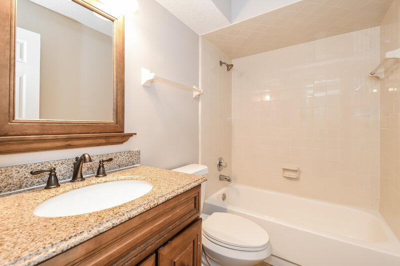 1,975/Mo, 1967 Bluebird Run W Orange Park, FL 32073 Main Bathroom View