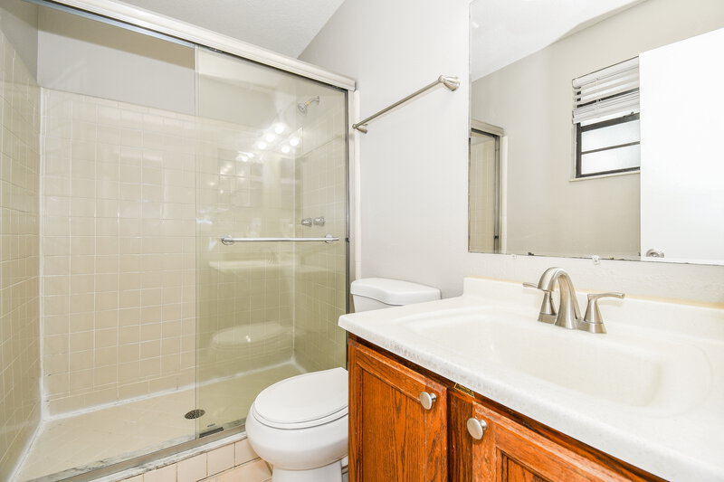 1,545/Mo, 8804 Falcon Trace Dr S Jacksonville, FL 32222 Main Bathroom View