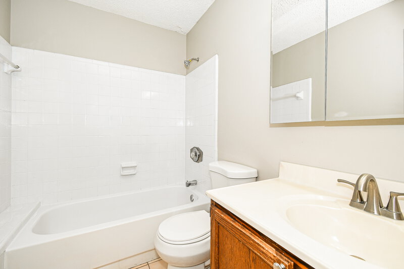 1,545/Mo, 8804 Falcon Trace Dr S Jacksonville, FL 32222 Bathroom View