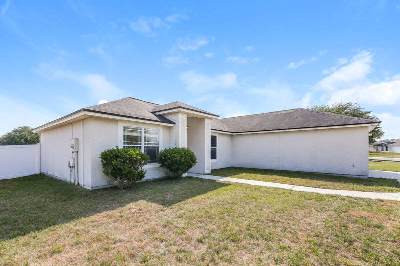 0/Mo, 11485 Rolling River Blvd Jacksonville, FL 32219 Front View