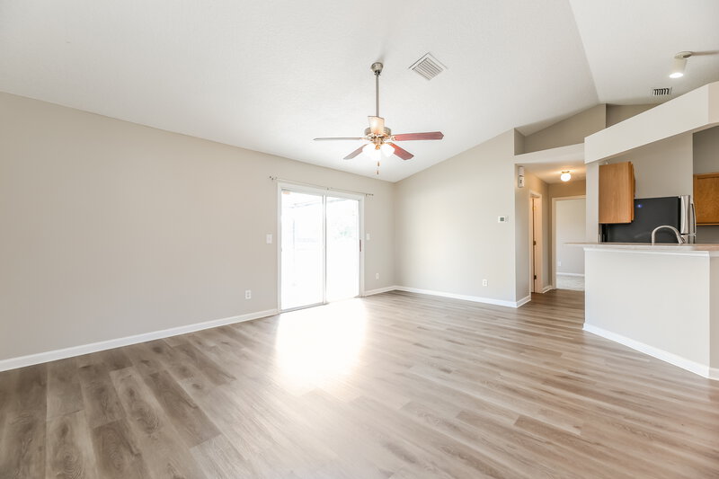 0/Mo, 11485 Rolling River Blvd Jacksonville, FL 32219 Living Room View