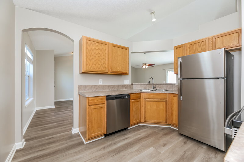 0/Mo, 11485 Rolling River Blvd Jacksonville, FL 32219 Kitchen View 2