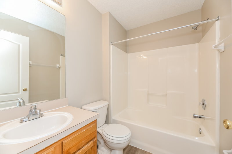 0/Mo, 11485 Rolling River Blvd Jacksonville, FL 32219 Bathroom View