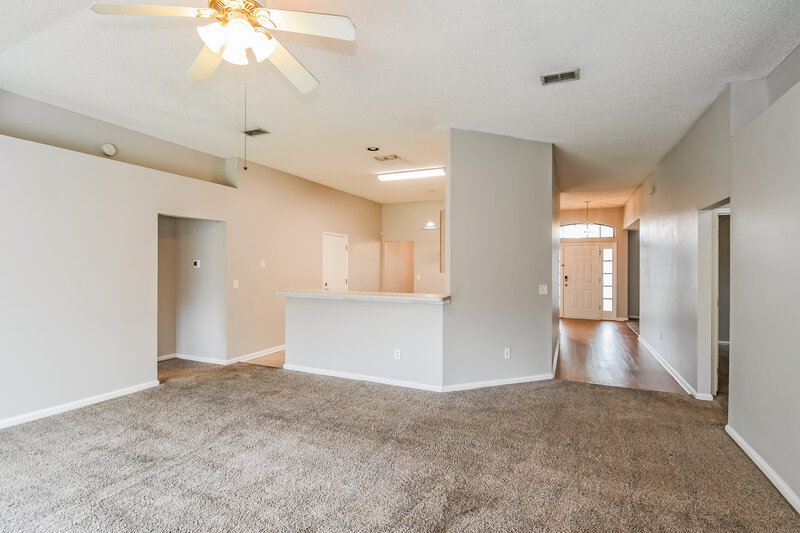 1,785/Mo, 427 Federal Hill Rd Orange Park, FL 32073 Living Room View 2