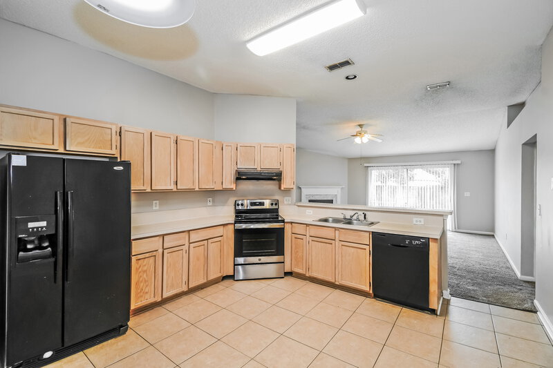 1,785/Mo, 427 Federal Hill Rd Orange Park, FL 32073 Kitchen View