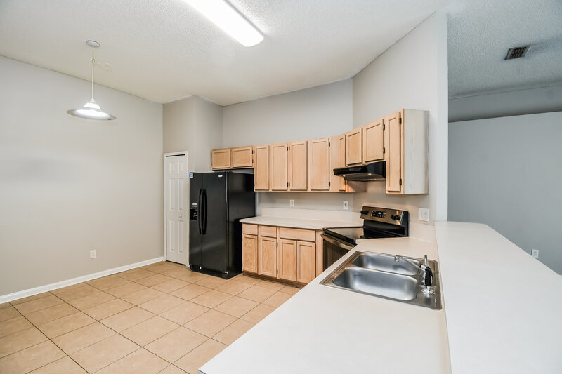 1,785/Mo, 427 Federal Hill Rd Orange Park, FL 32073 Kitchen View 2