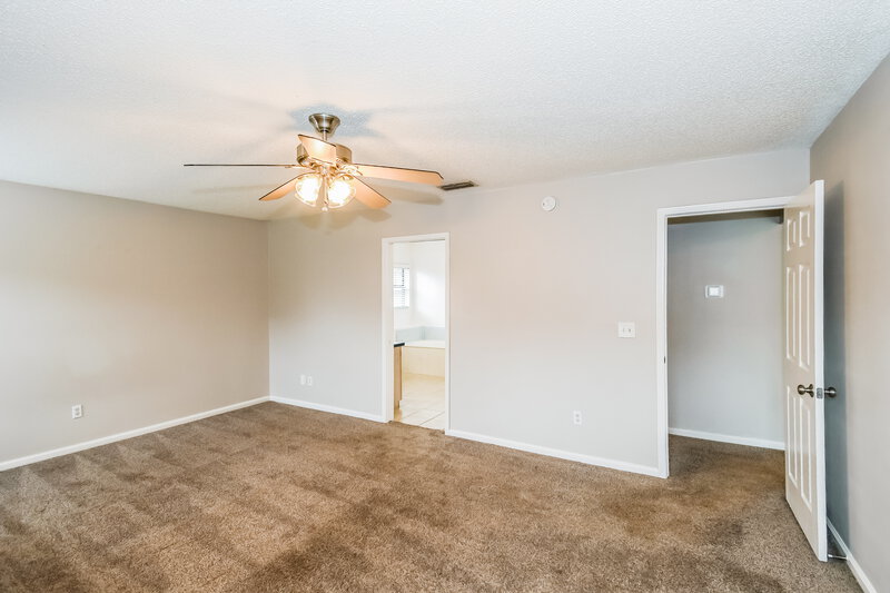 1,785/Mo, 427 Federal Hill Rd Orange Park, FL 32073 Main Bedroom View