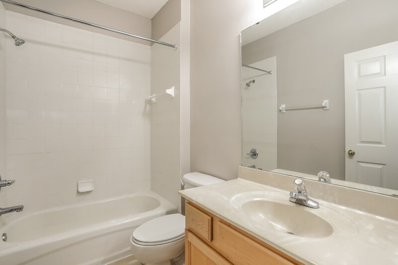 2,675/Mo, 341 W Tropical Trce Jacksonville, FL 32259 Bathroom View 2
