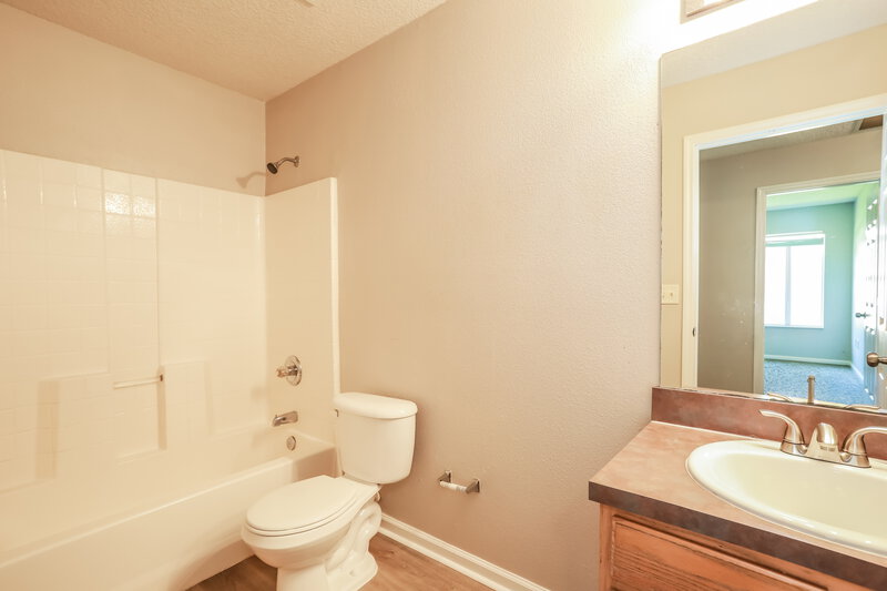 1,890/Mo, 5690 Chirping Way W Jacksonville, FL 32222 Bathroom View