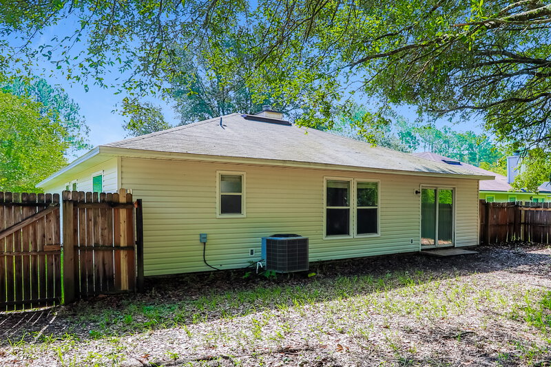 1,890/Mo, 5690 Chirping Way W Jacksonville, FL 32222 Rear View