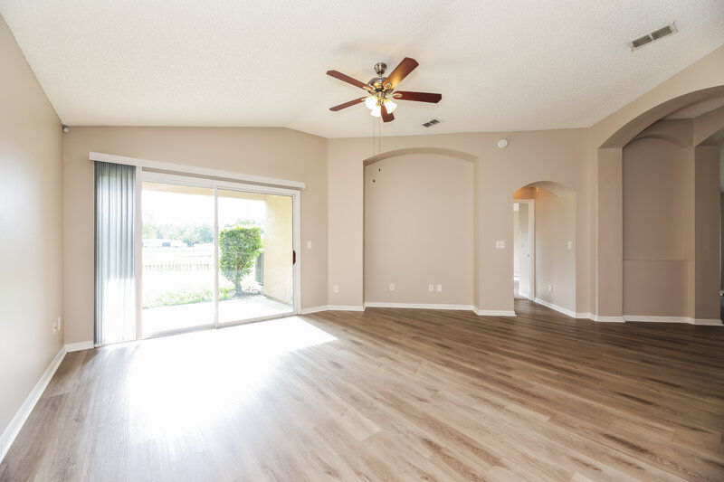 2,025/Mo, 2318 Cherokee Cove Trl Jacksonville, FL 32221 Living Room View 2
