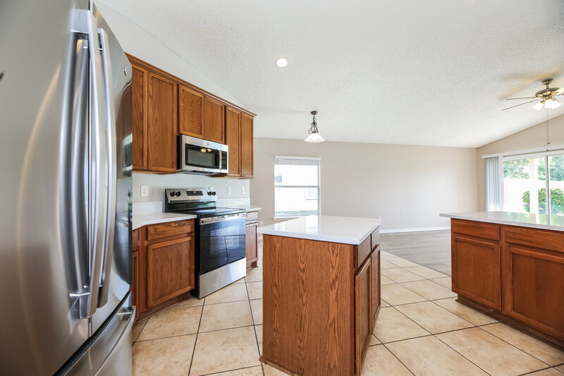 2,025/Mo, 2318 Cherokee Cove Trl Jacksonville, FL 32221 Kitchen View
