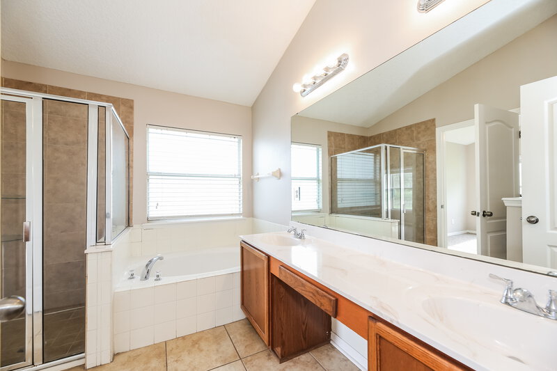 2,025/Mo, 2318 Cherokee Cove Trl Jacksonville, FL 32221 Main Bedroom View 3