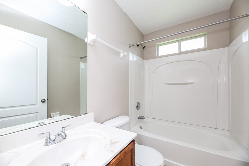 2,025/Mo, 2318 Cherokee Cove Trl Jacksonville, FL 32221 Bathroom View