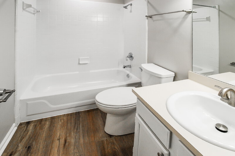 2,155/Mo, 2871 Sutton Estates Cir N Jacksonville, FL 32223 Main Bathroom View