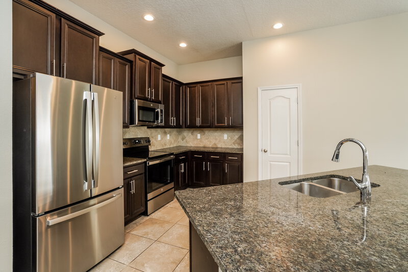 1,880/Mo, 3954 Great Falls Loop Middleburg, FL 32068 Kitchen View